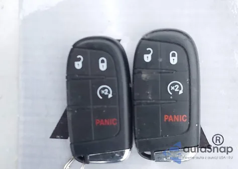 2018 Jeep Compass Latitude 4X4 z USA, uszkodzony, nr VIN 3C4NJDBB4JT185442